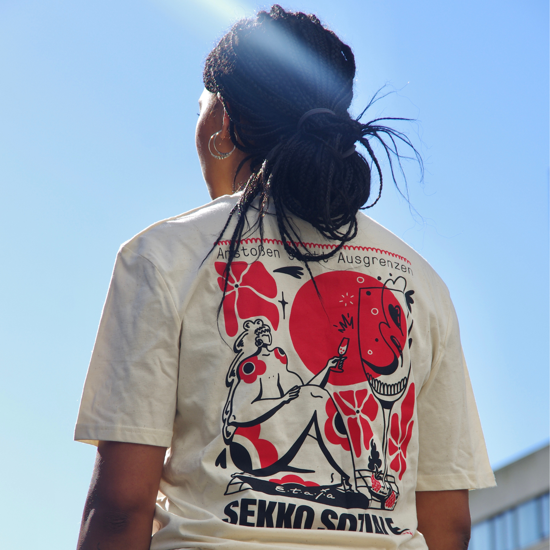 ETAJA x SEKKO SOZIALE T-Shirt - Bio Unisex T-Shirt "Anstoßen statt Ausgrenzen"