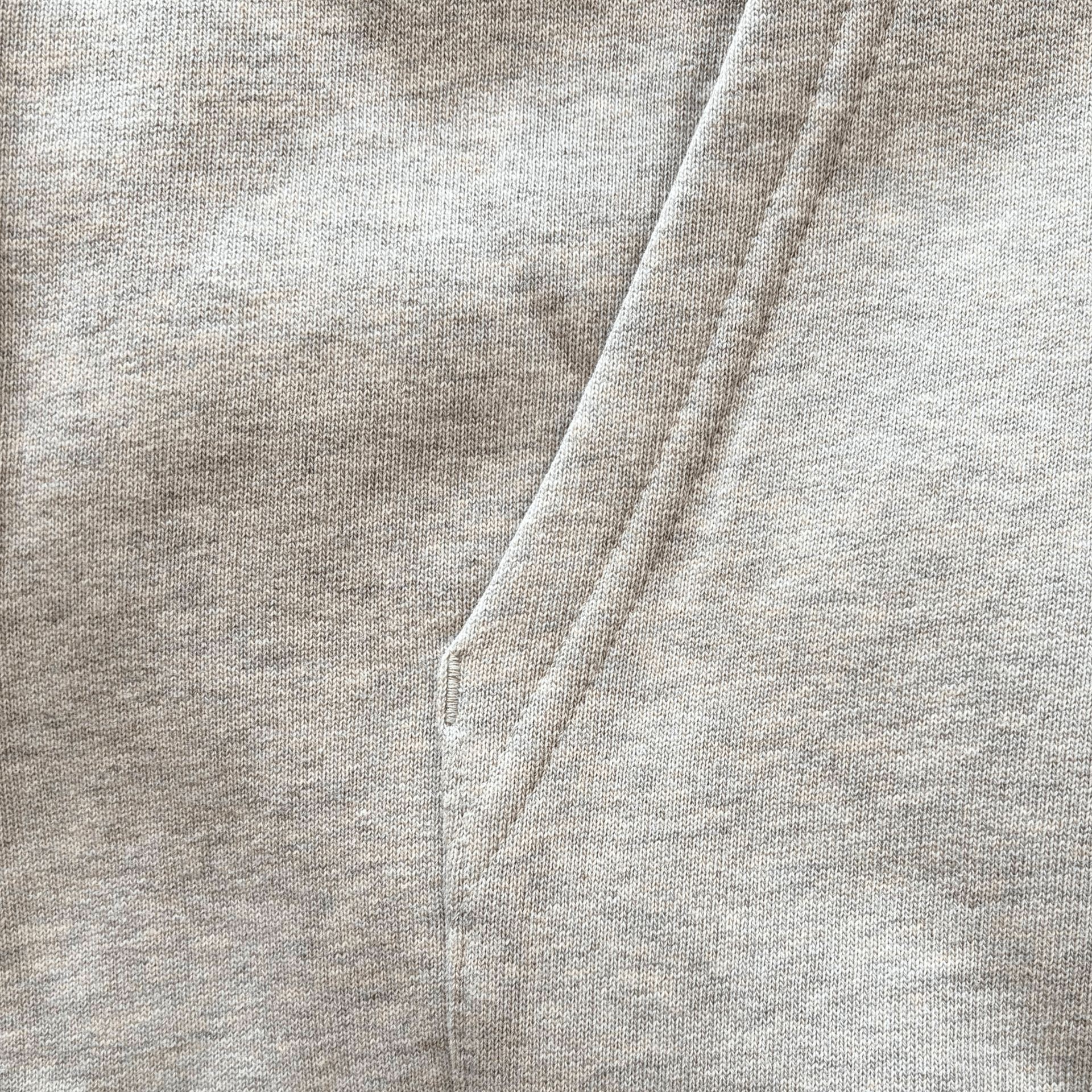 ETAJA x SEKKO SOZIALE Bio Unisex Hoodie "Anstoßen statt Ausgrenzen"